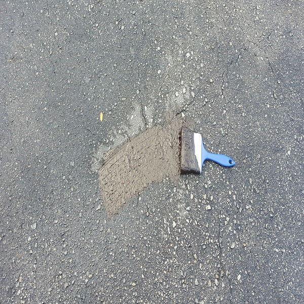 Liquid Rubber Driveway Restore Sealer