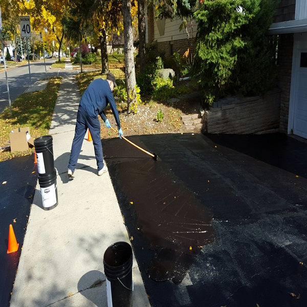 Liquid Rubber Driveway Restore Sealer